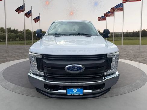 Used 2017 Ford F250 XL w/ Power Equipment Group AWD/4WD image 3