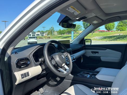 New 2026 Honda Pilot Touring image 5