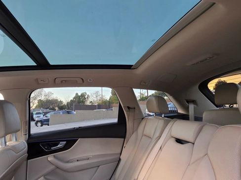Used 2018 Audi Q7 3.0T Prestige w/ Prestige Package image 23