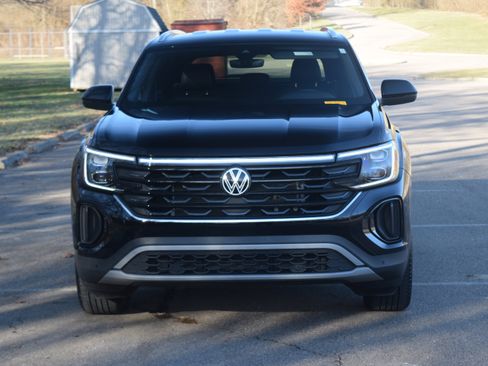 Used 2024 Volkswagen Atlas Cross Sport SE image 19