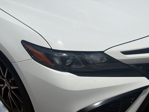 Used 2022 Toyota Camry SE w/ Convenience Package FWD image 33