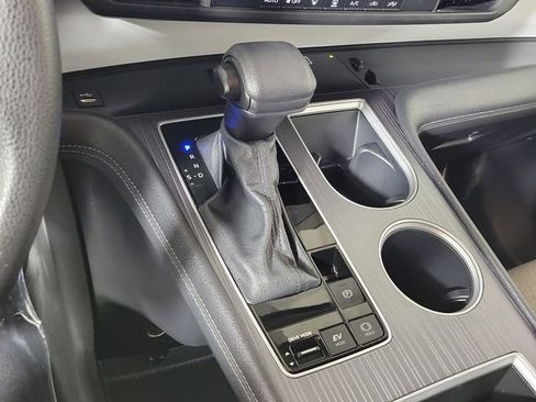 Used 2025 Toyota Sienna LE FWD image 30