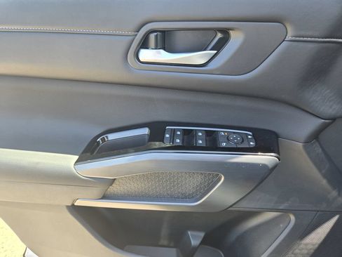 New 2026 Nissan Pathfinder SL AWD/4WD image 13