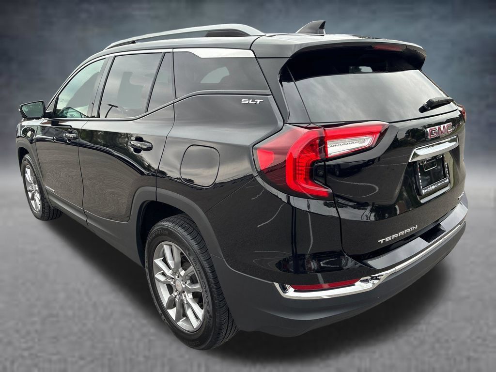 Used 2024 GMC Terrain SLT AWD/4WD image 3
