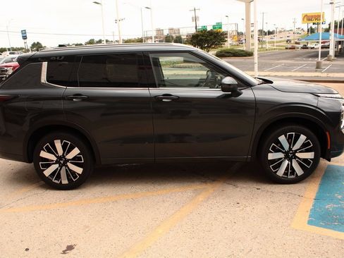 New 2025 Mitsubishi Outlander SEL image 7