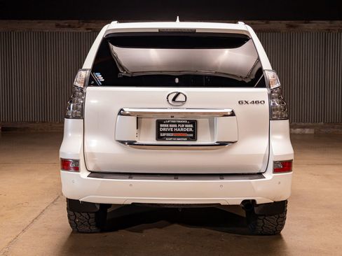 Used 2018 Lexus GX 460 image 8