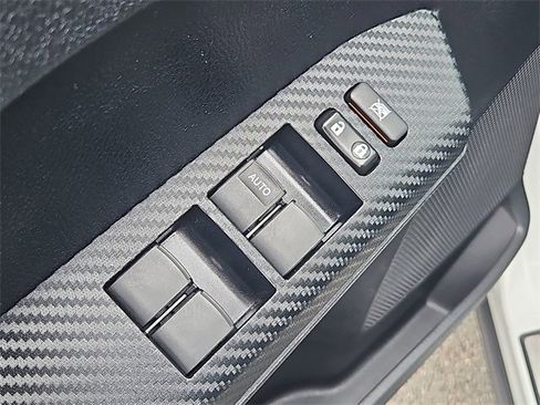 Used 2015 Toyota RAV4 XLE image 21