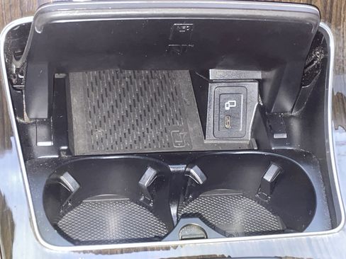 Used 2021 Mercedes-Benz GLC 300 4MATIC image 34