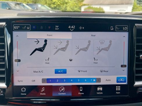 New 2026 Chrysler Voyager LX image 13