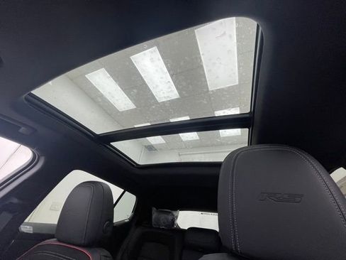 New 2025 Chevrolet Equinox EV RS image 7