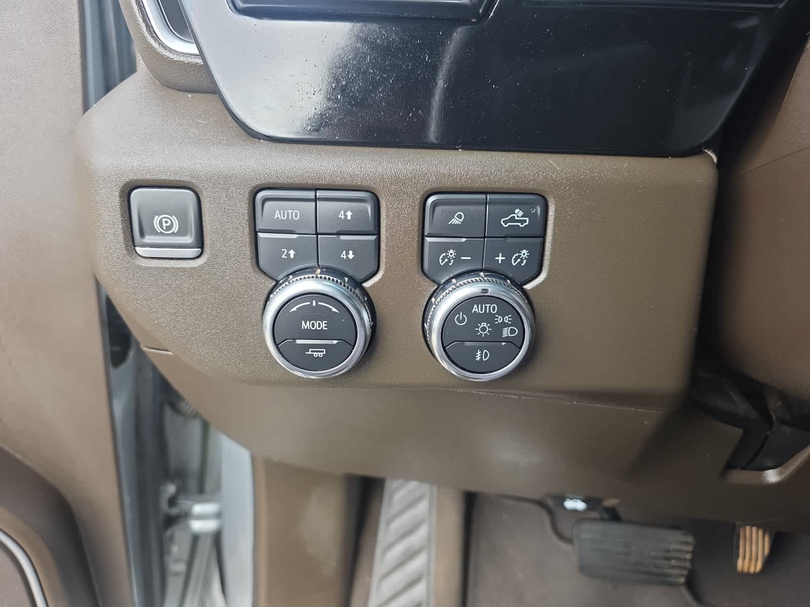 Used 2025 GMC Sierra 2500 SLT w/ SLT Convenience Package AWD/4WD image 19