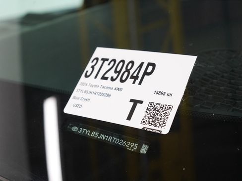 Used 2024 Toyota Tacoma TRD Off-Road image 27