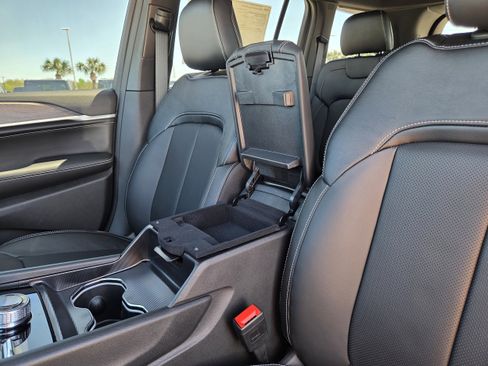 New 2026 Jeep Grand Cherokee Limited AWD/4WD image 31