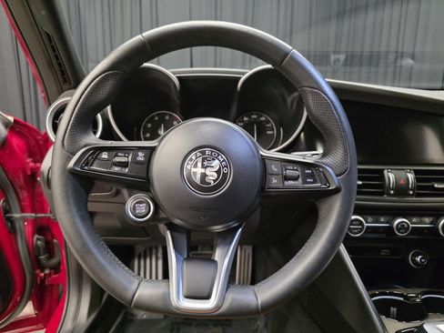 Used 2022 Alfa Romeo Giulia Ti image 19
