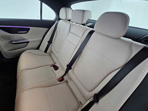 Used 2025 Mercedes-Benz C 300 Sedan image 17