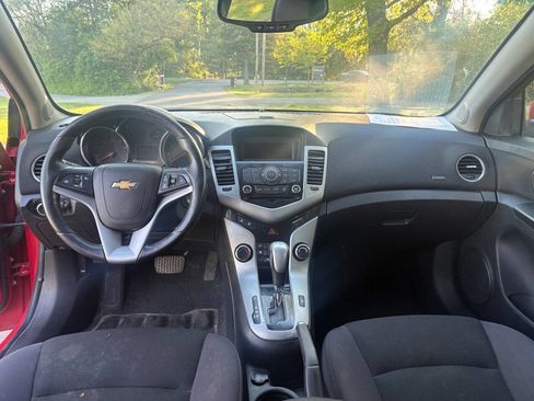 Used 2013 Chevrolet Cruze LT w/ RS Package image 22