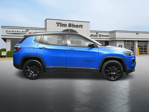 Used 2022 Jeep Compass Latitude FWD image 6