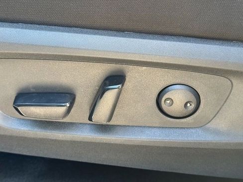 New 2025 Nissan Pathfinder SV image 12