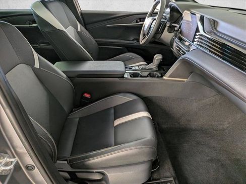 Used 2025 Toyota Camry SE FWD image 27