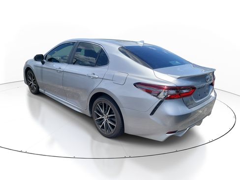 Used 2022 Toyota Camry SE w/ Audio Upgrade Package FWD image 5