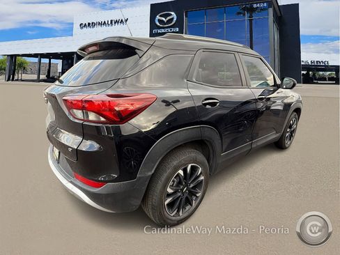 Used 2023 Chevrolet TrailBlazer LT w/ Convenience Package image 3