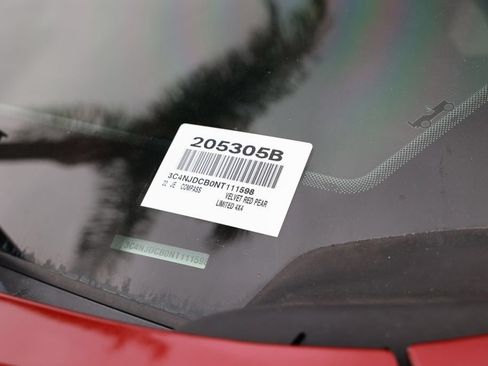 Used 2022 Jeep Compass Limited w/ Sun and Sound Group AWD/4WD image 39