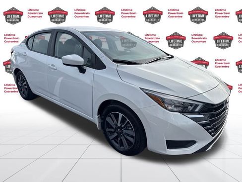 Certified 2025 Nissan Versa SV w/ Trunk Package image 3