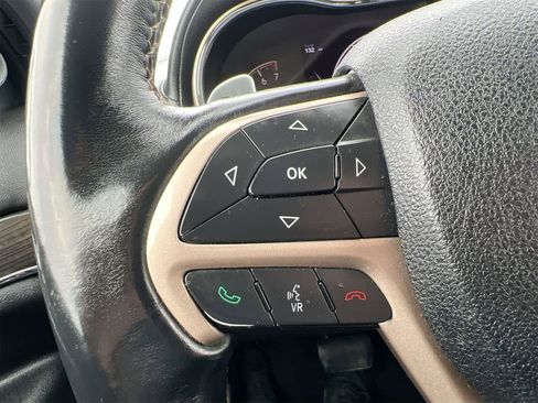 Used 2017 Jeep Grand Cherokee Overland w/ Jeep Active Safety Group image 23