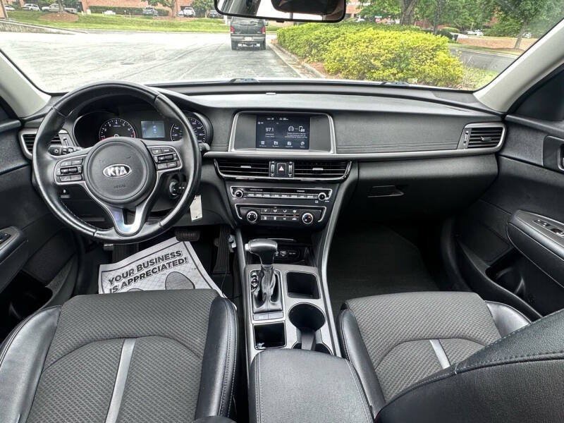 Used 2018 Kia Optima S w/ Panoramic Sunroof Package FWD image 2