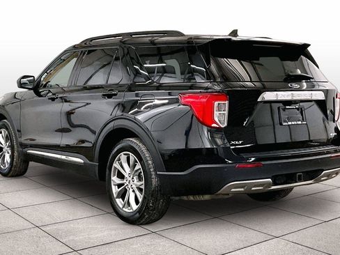 Certified 2022 Ford Explorer XLT w/ Equipment Group 202A image 10