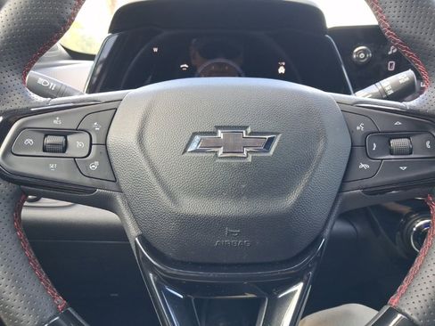 Used 2025 Chevrolet Trax RS w/ Driver Confidence Package image 28