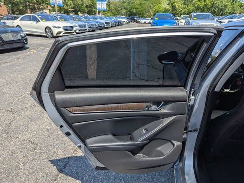 Used 2018 Honda Accord EX-L image 32