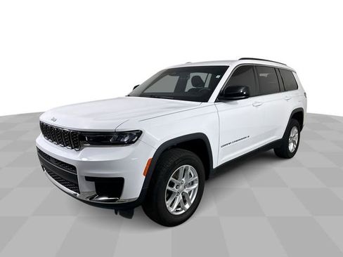 Used 2025 Jeep Grand Cherokee L Laredo RWD image 4