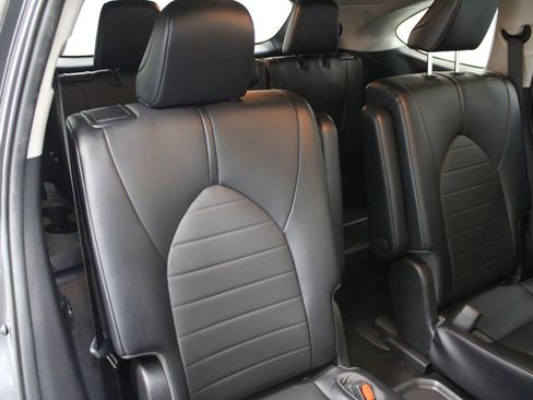 Used 2021 Toyota Highlander XLE image 29