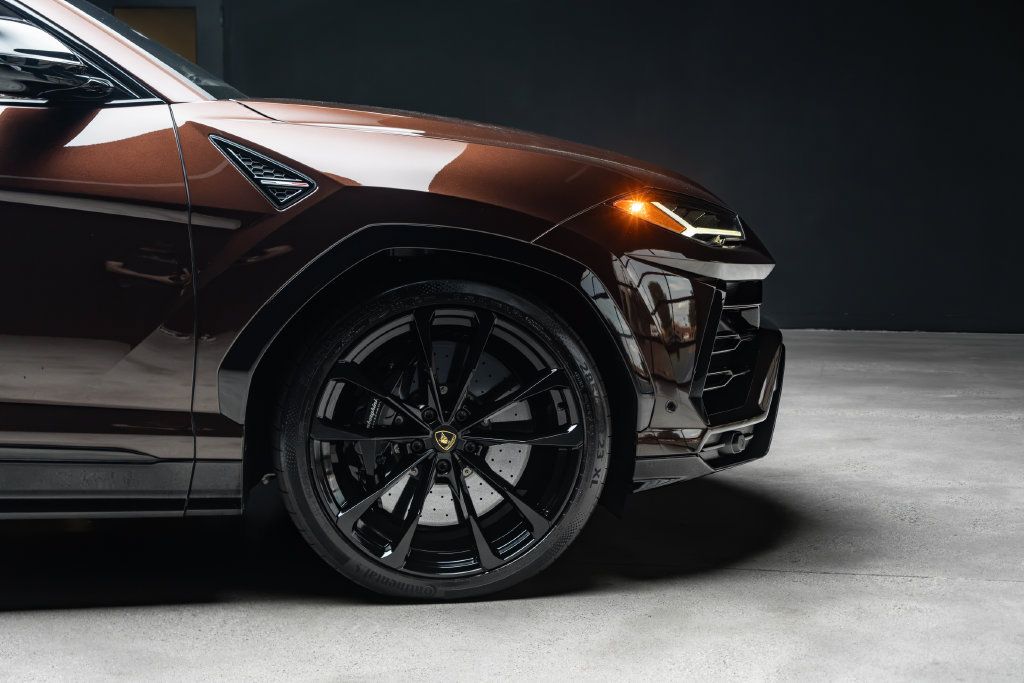 Used 2022 Lamborghini Urus AWD/4WD image 7