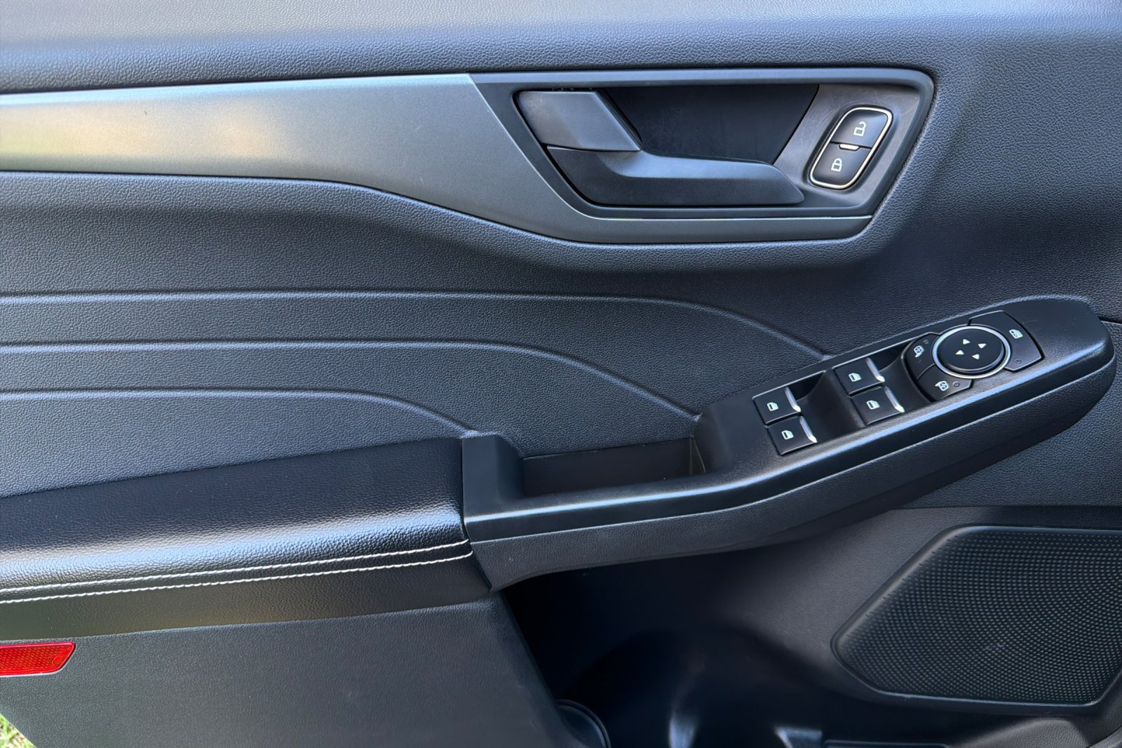 Used 2025 Ford Escape Active FWD image 11