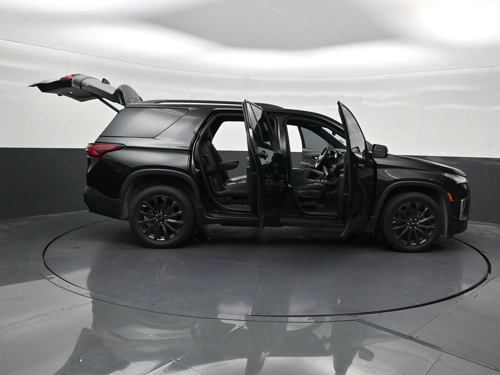 Used 2024 Chevrolet Traverse RS FWD image 37
