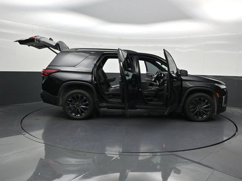 Used 2024 Chevrolet Traverse RS FWD image 37