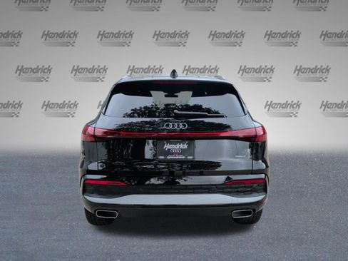 Used 2025 Audi Q5 Premium AWD/4WD image 8