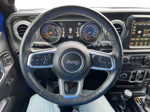 Used 2019 Jeep Wrangler Unlimited Sahara w/ Uconnect 4C Nav & Sound Group AWD/4WD image 23