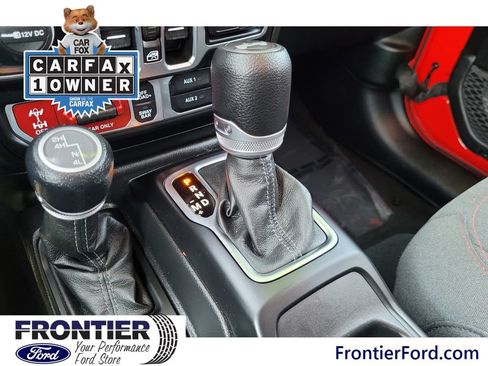 Used 2024 Jeep Wrangler Unlimited Rubicon AWD/4WD image 14