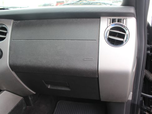 Used 2011 Ford Expedition EL Limited image 45