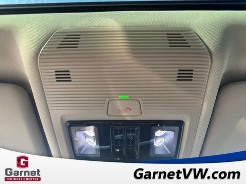 Used 2024 Volkswagen Atlas Peak Edition SE image 31