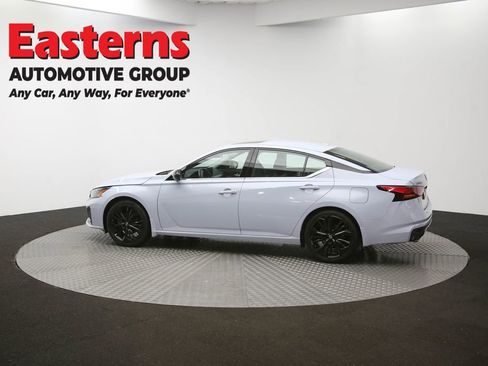 Used 2023 Nissan Altima 2.5 SR w/ SR Premium Package image 61