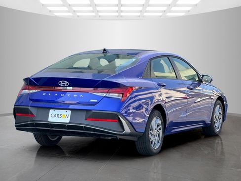 New 2025 Hyundai Elantra Blue image 4