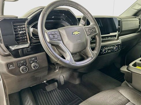 Used 2024 Chevrolet Silverado 1500 LT AWD/4WD image 9