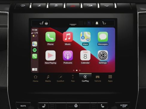 Used 2024 Jeep Grand Cherokee Altitude image 23