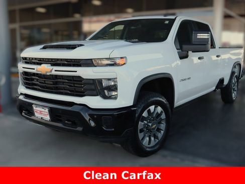Used 2025 Chevrolet Silverado 2500 Custom w/ Custom Value Package image 2