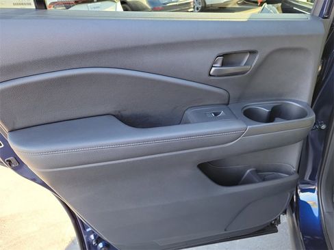 Certified 2025 Honda Passport EX-L image 15