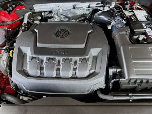 Used 2024 Volkswagen Tiguan SE R-Line image 9